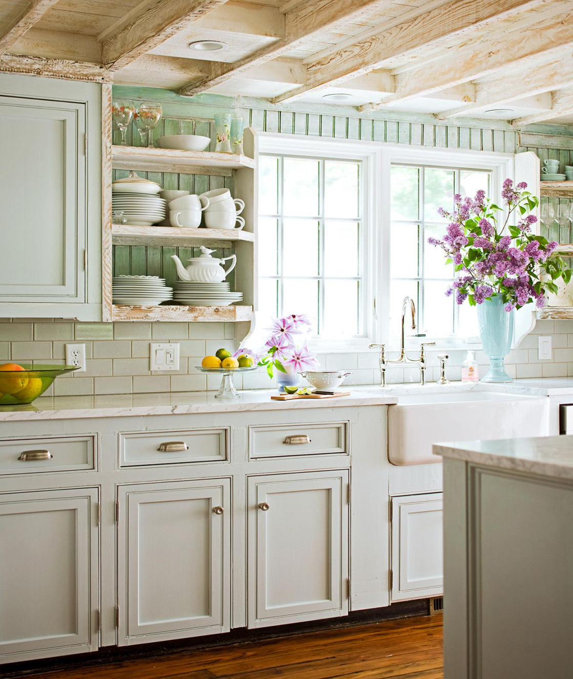 Helpful Tips for Choosing the Coziest Farmhouse Kitchen Colors Helpful Tips for Choosing the Coziest Farmhouse Kitchen Colors